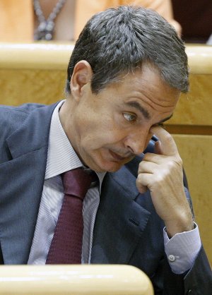 Rodríguez Zapatero, ayer, en el Senado. / EFE
