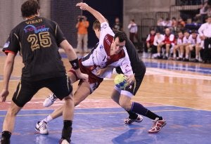 Isaías Guardiola, en el último partido del Naturhouse, el pasado sábado contra Ciudad Real. / FERNANDO DÍAZ