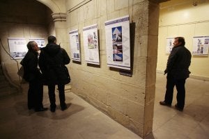 Aspecto de la muestra que el Colegio de Arquitectos ha organizado en Barriocepo, 40. ::
JUSTO RODRÍGUEZ