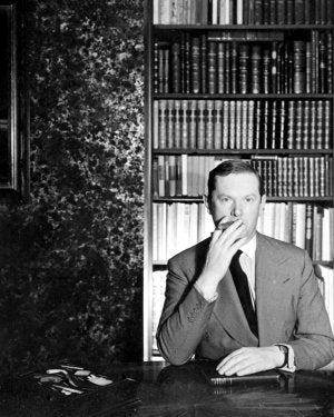 El escritor británico Evelyn Waugh (1903-1966). ::
L.R.