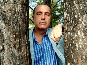 El poeta Luis Alberto de Cuenca. ::                             EFE