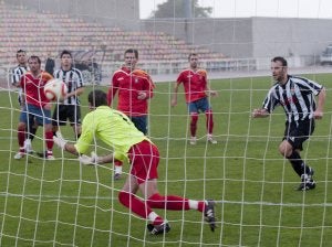 El Calahorra doblega al Haro