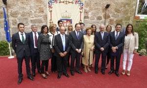 Foto de familia de Dionisio Ruiz, junto a Sanz y Ceniceros. A la derecha, Enrique Martínez Armas ::
J.R.