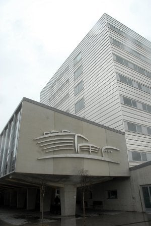 Imagen del edificio del Hospital San Pedro. ::                         A. IGLESIAS