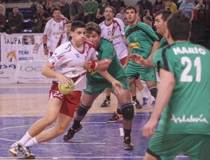 Dani Tolmos, el sábado pasado, cuando debutó con el 'Natur'. ::                         F. D.