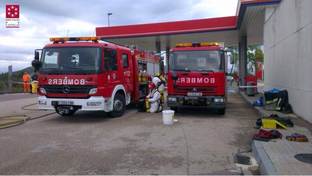 Fuga de ácido en un camión en la AP-7 en Benicarló (Castellón)