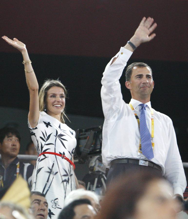 Hoy se cumplen diez años de la boda entre los Príncipes de Asturias. En la imagen, Doña Letizia, junto al Príncipe en 2008