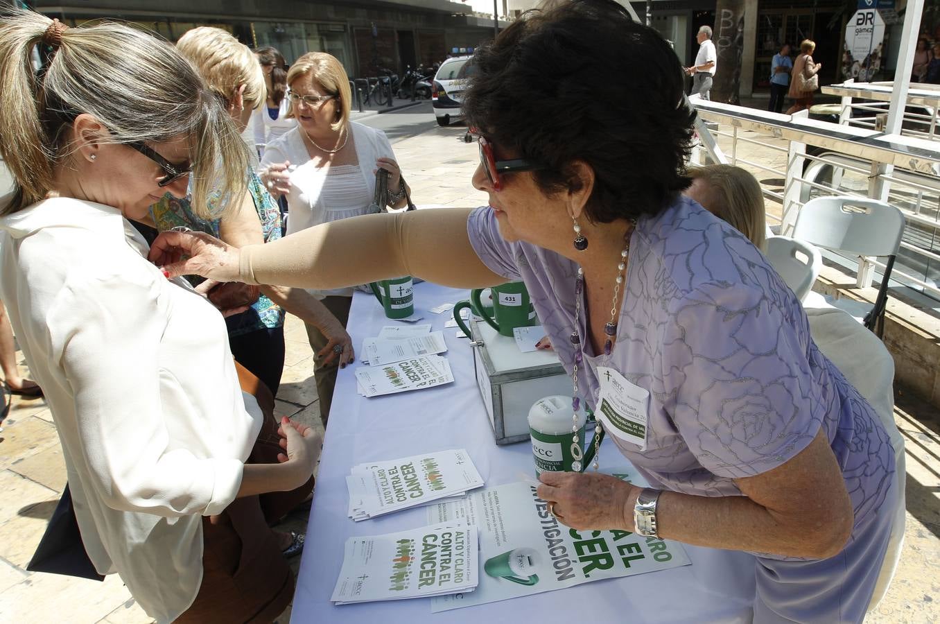 Cuestación contra el cáncer en Valencia