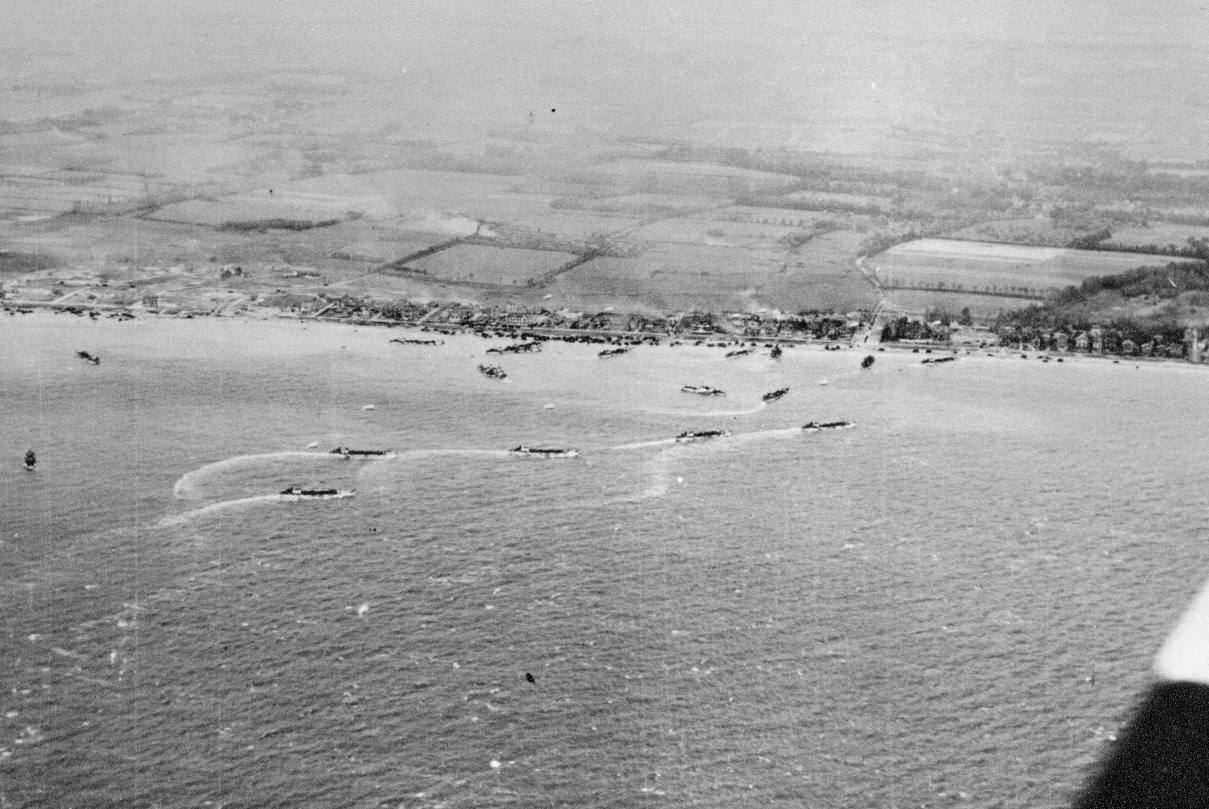 Soldados alemanes en la costa francesa el "Día-D".