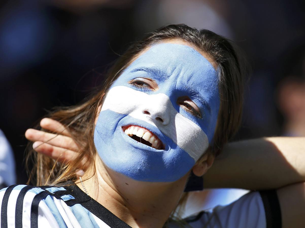 Colombianas y argentinas, las seguidoras más bellas en las gradas de Brasil