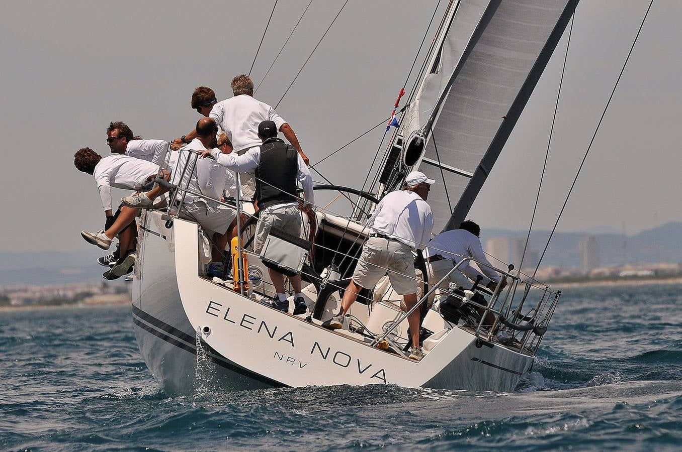 Doña Sofía entrega en Valencia los premios del Trofeo SM La Reina de vela