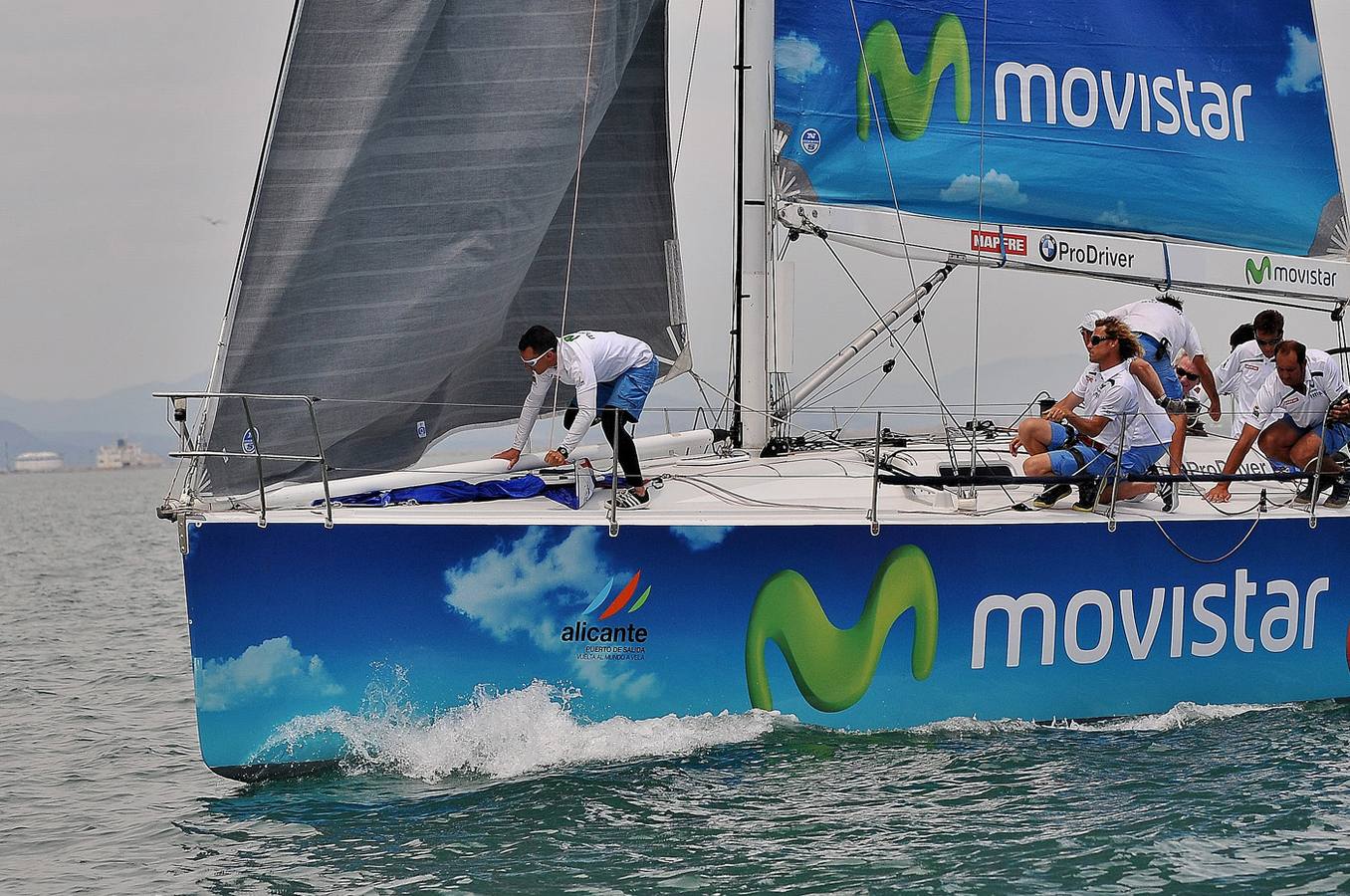 Doña Sofía entrega en Valencia los premios del Trofeo SM La Reina de vela