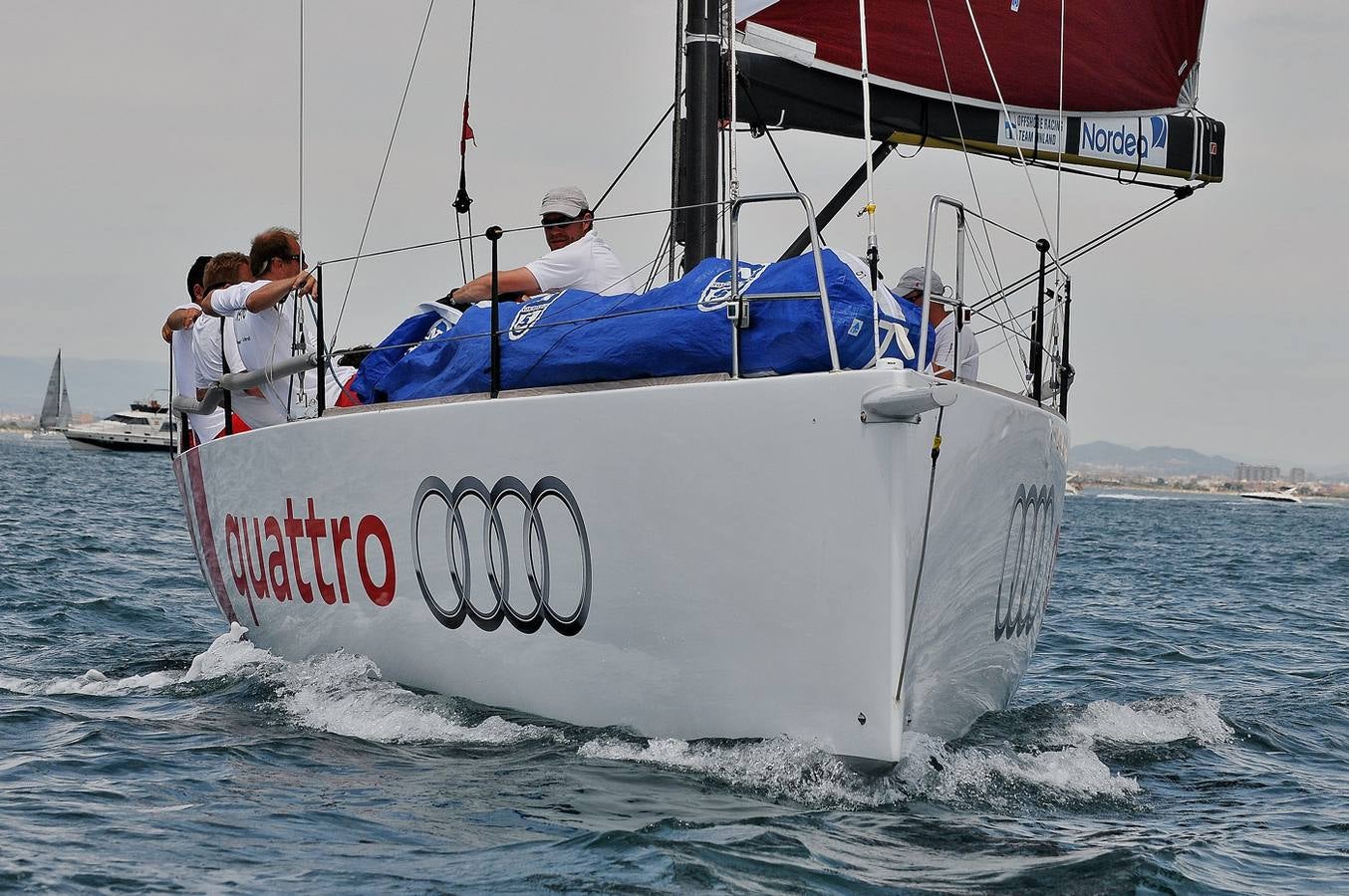 Doña Sofía entrega en Valencia los premios del Trofeo SM La Reina de vela