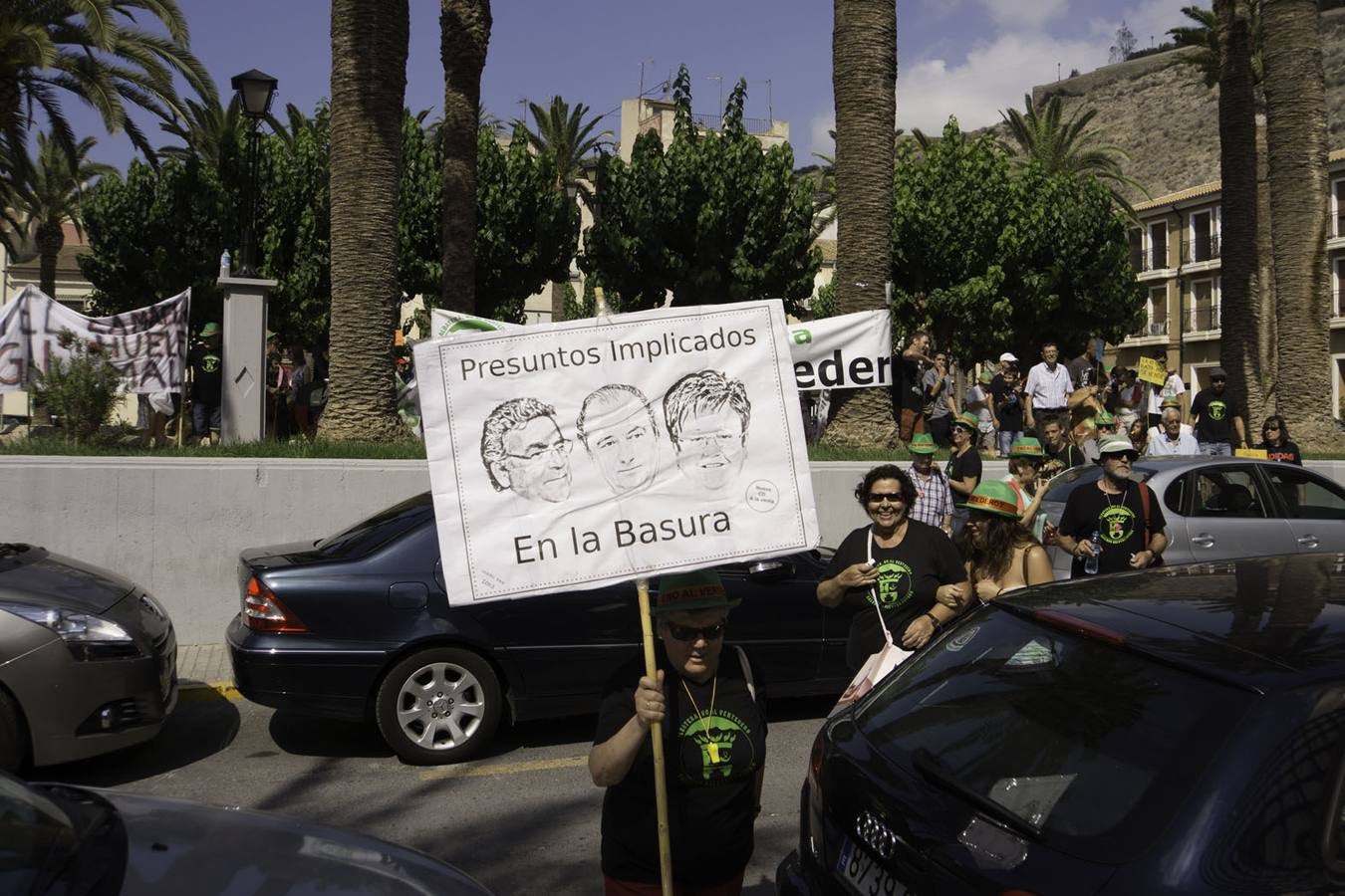 Cerca de 200 personas exigen que las plataformas se personen en el Brugal