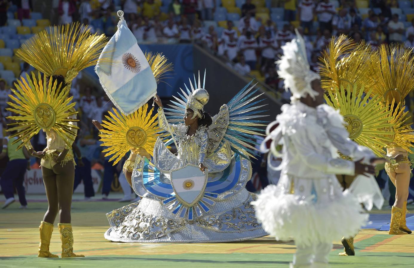 Una clausura con color, música y Shakira