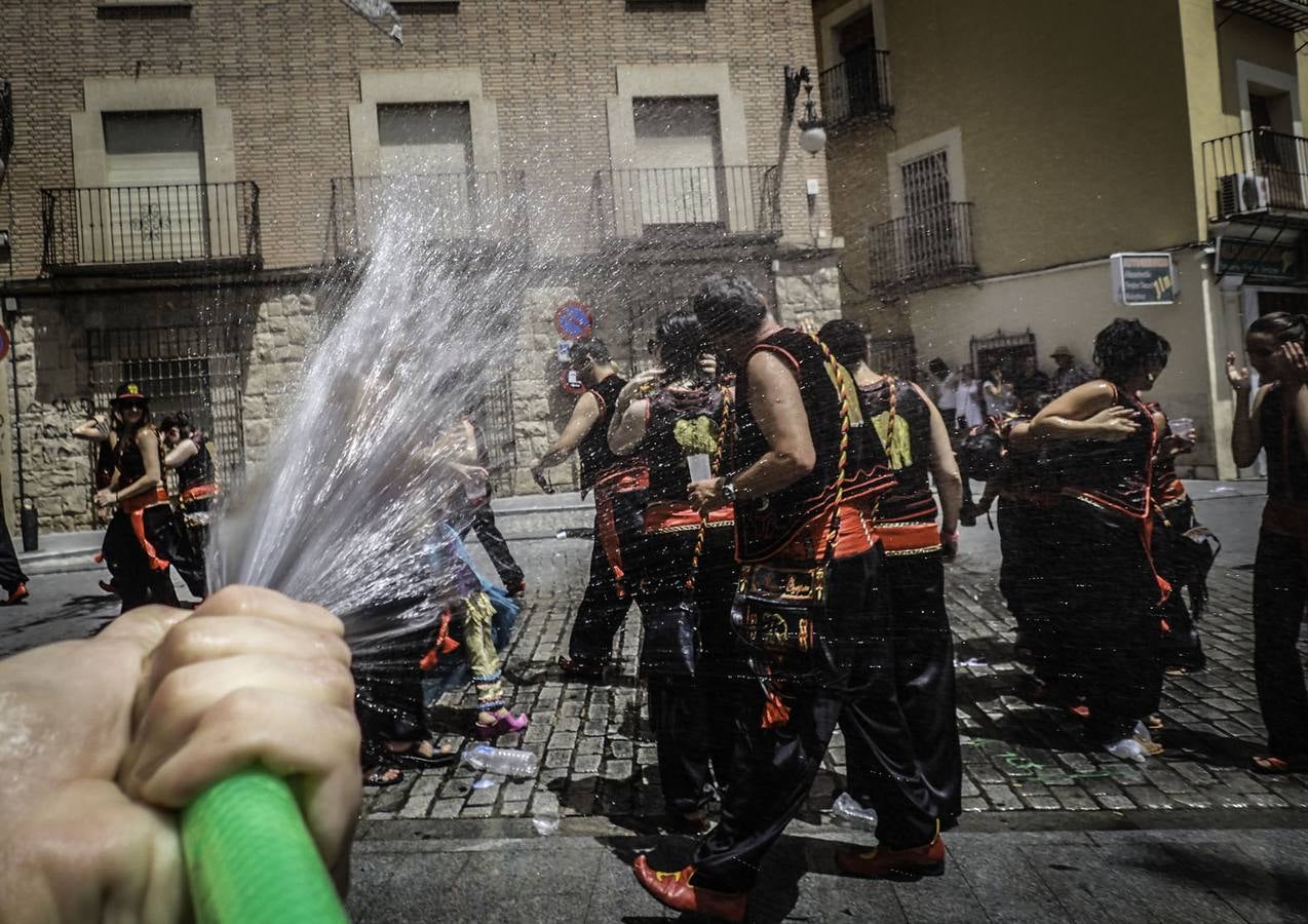 Desfile cívico presidido por la Gloriosa Enseña del Oriol