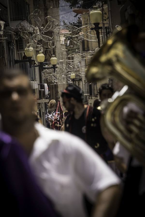 Desfile cívico presidido por la Gloriosa Enseña del Oriol