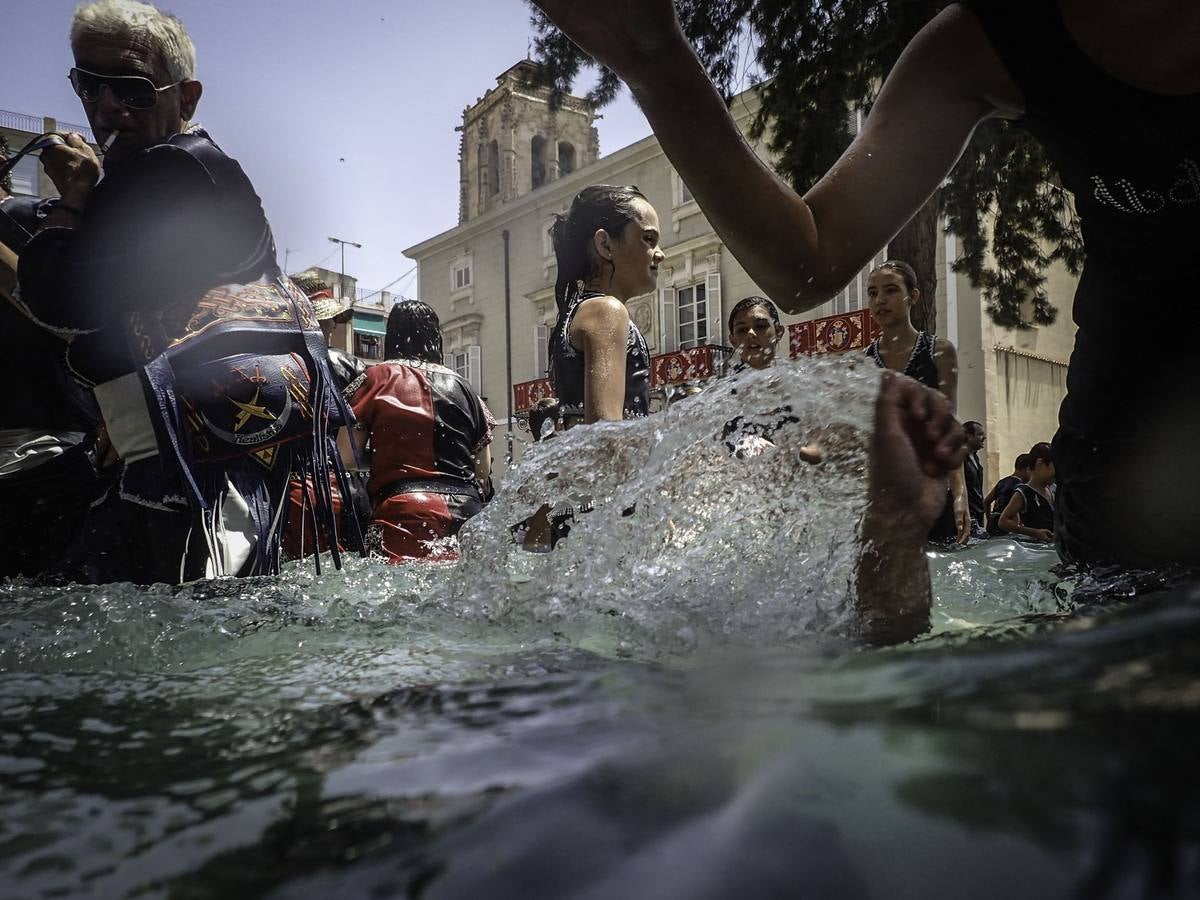 Desfile cívico presidido por la Gloriosa Enseña del Oriol