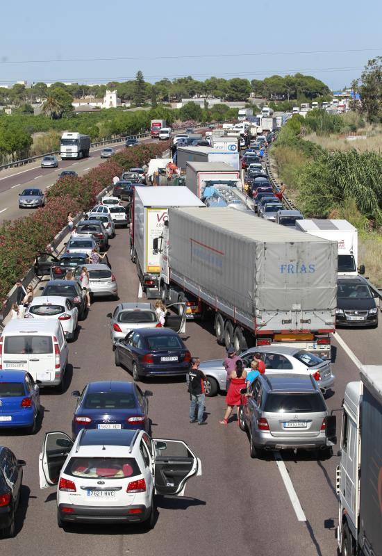 Vuelco de camión en la A7