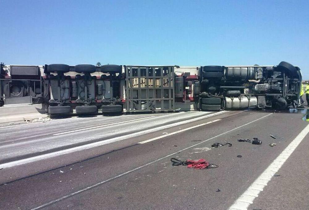 Vuelco de camión en la A7