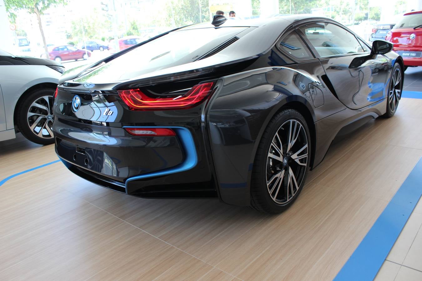 BMW i8