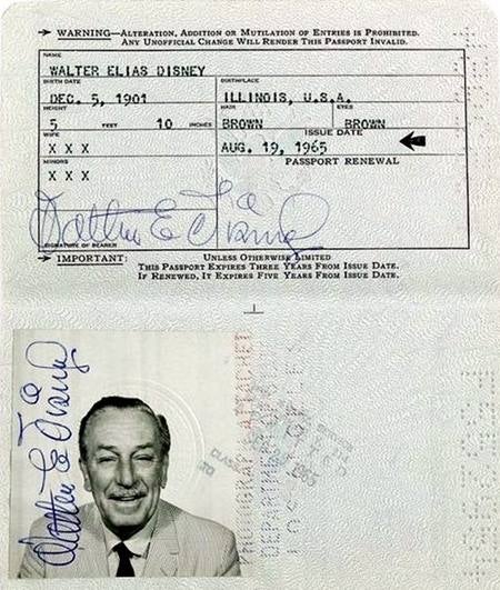 El productor estadounidense Walt Disney.