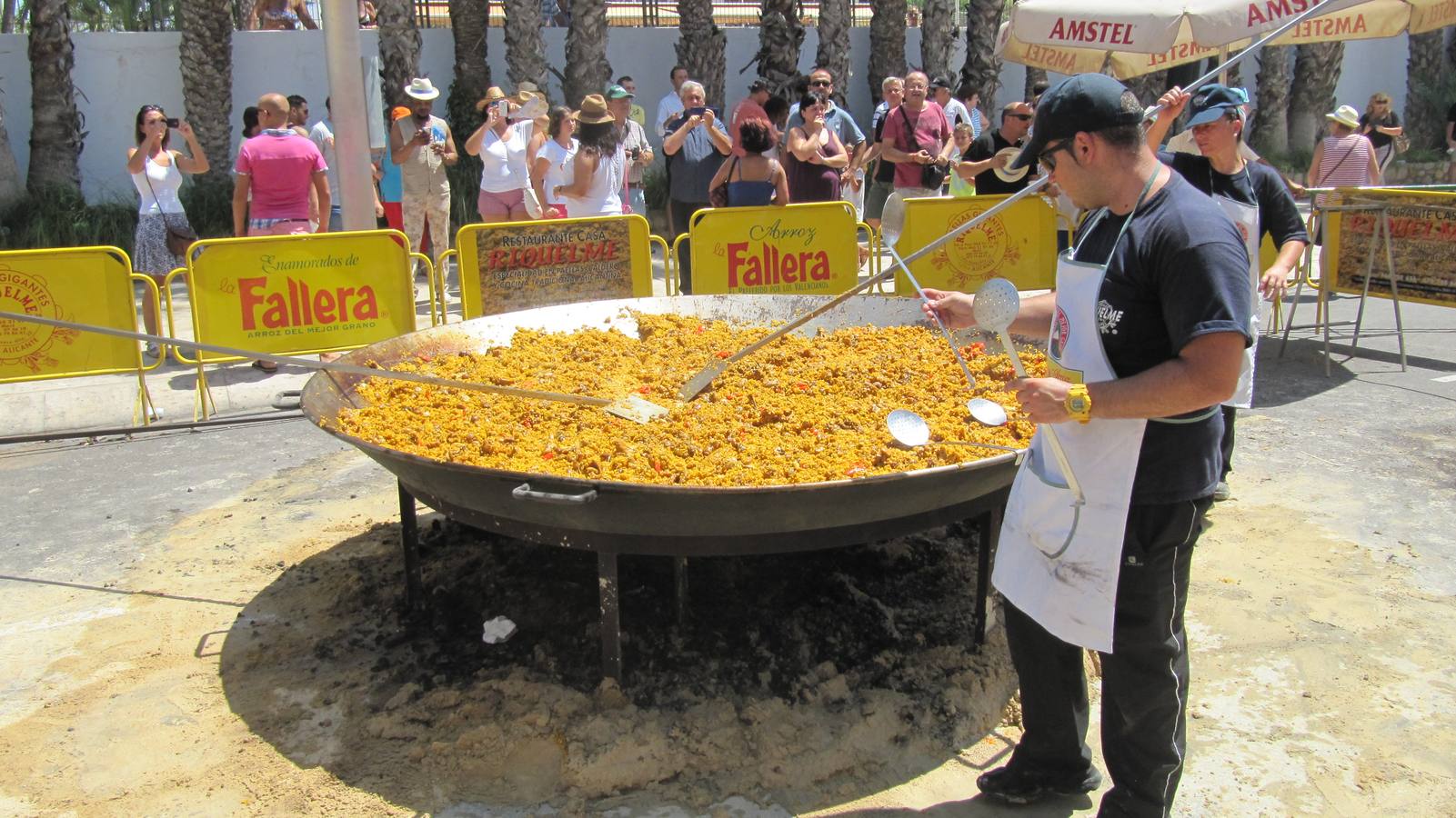 XXXVI Concurso de Arroz con Costra y Paella gigante en Elche