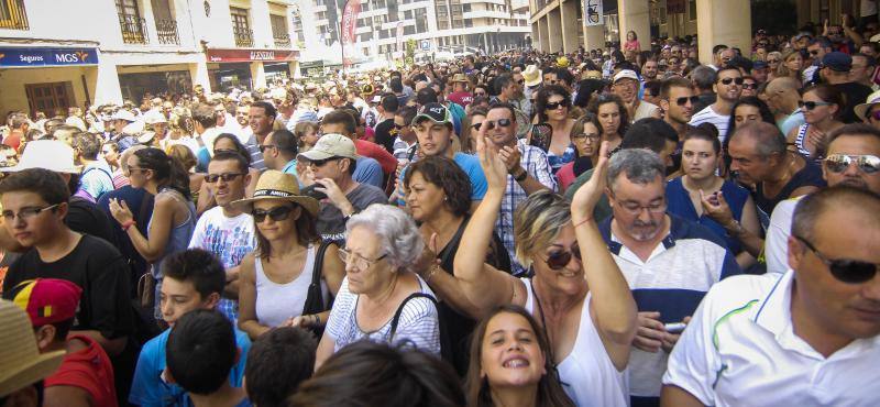 El concurso de mascletás arranca con buen estruendo