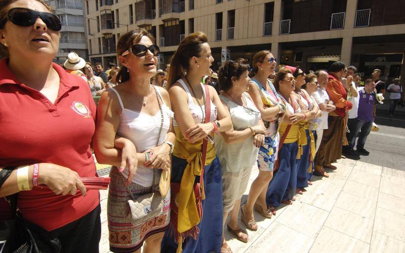 El concurso de mascletás arranca con buen estruendo