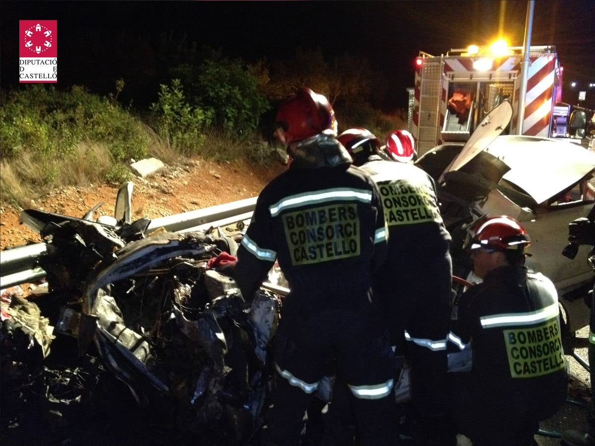 Cinco muertos al chocar un coche y un camión en Alcalà de Xivert