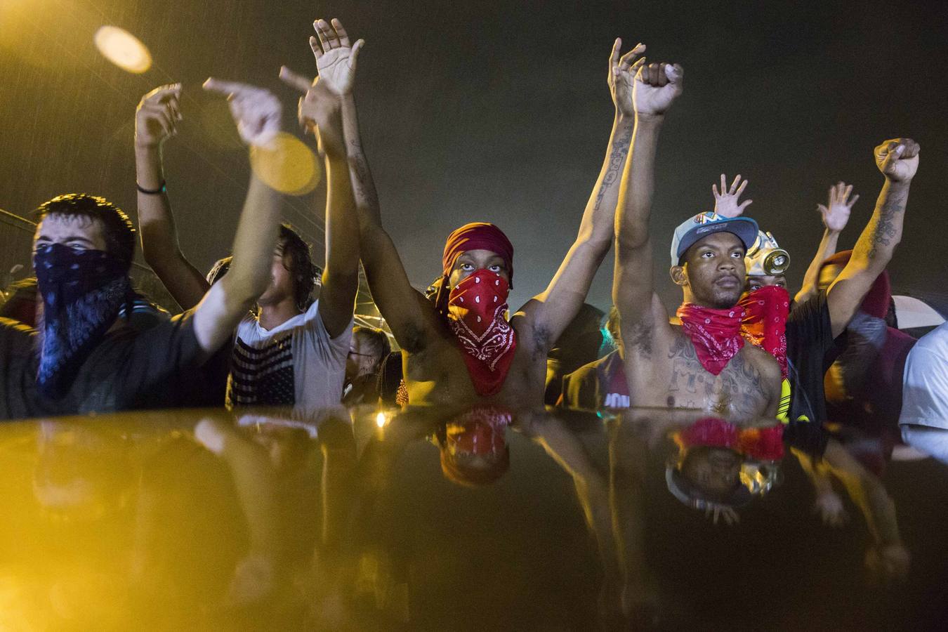 Nueva jornada de violencia en Ferguson tras la muerte de Brown