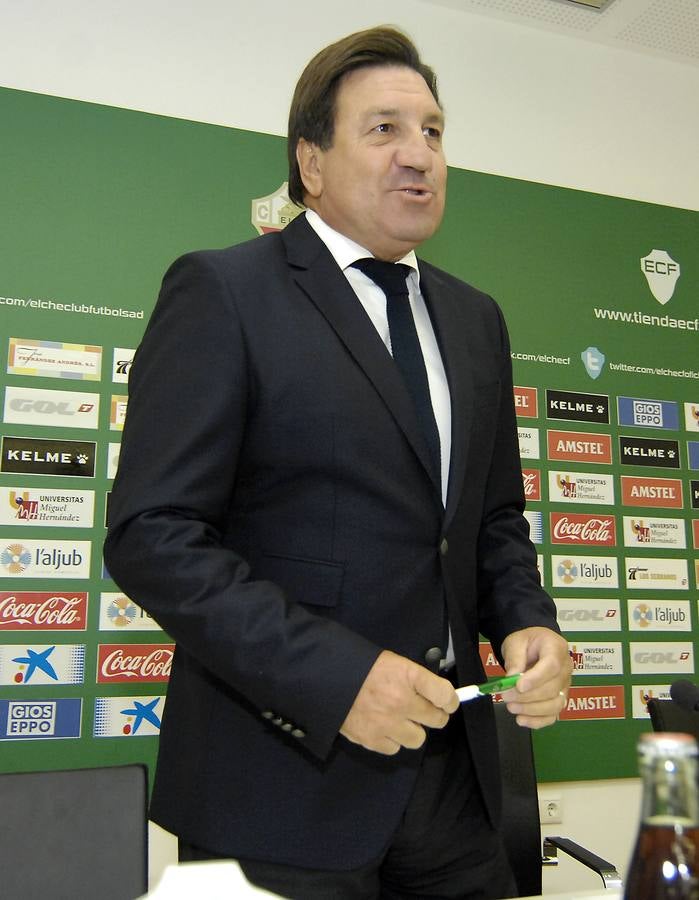 Sepulcre asume la responsabilidad por no poder completar la plantilla