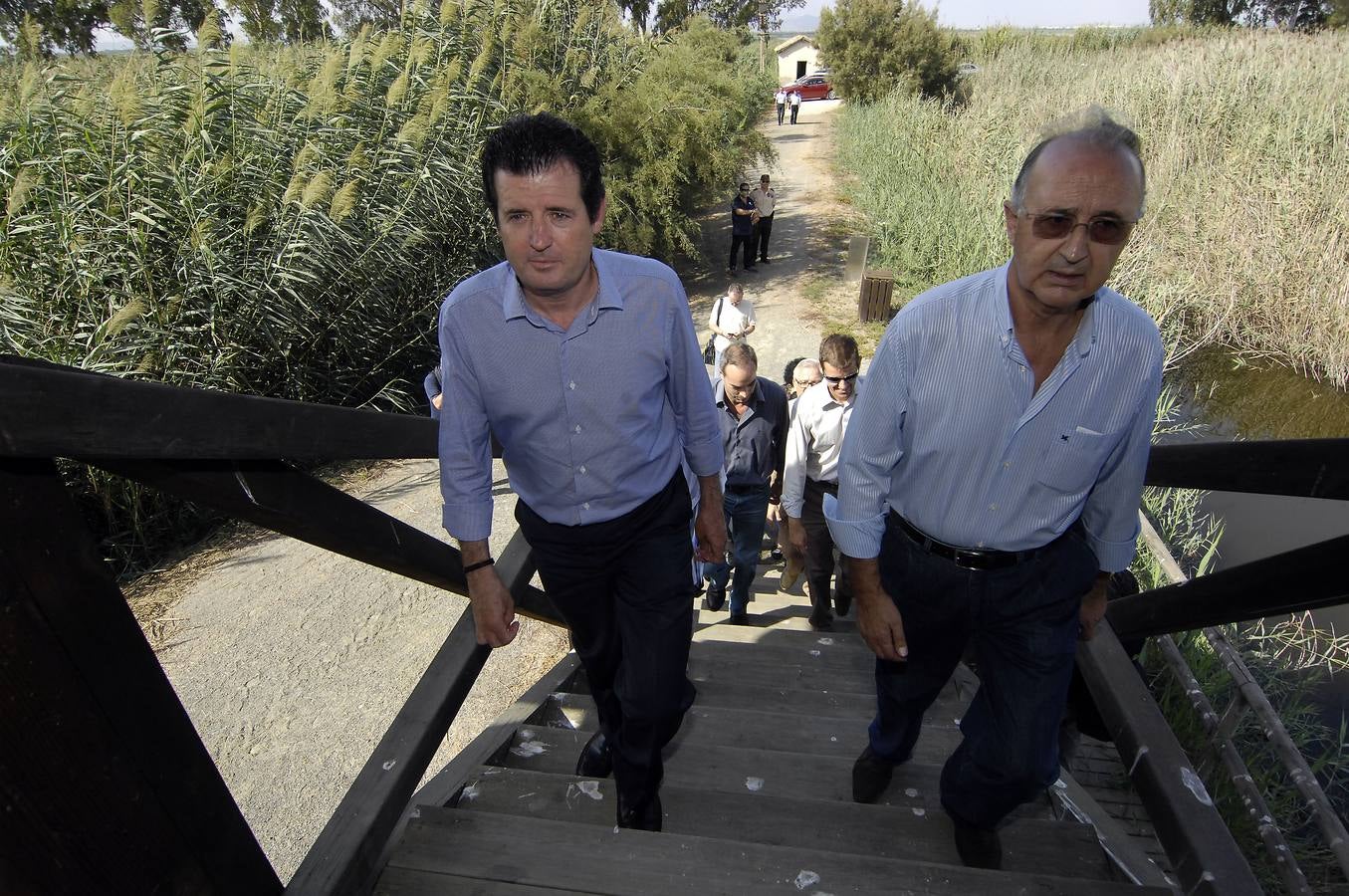 Reunión de los regantes con Císcar en el Parque Natural de El Hondo