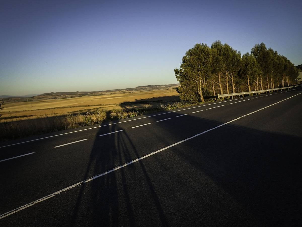 Dos vecinos de Molins viajan desde Italia a la Plaza del Obradoiro en bici