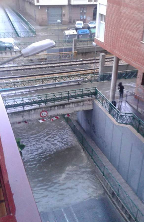 El paso inferior de la línea 1 de Metrovalencia, entre las estaciones de Godella y Burjassot-Godella, anegado como es habitual.