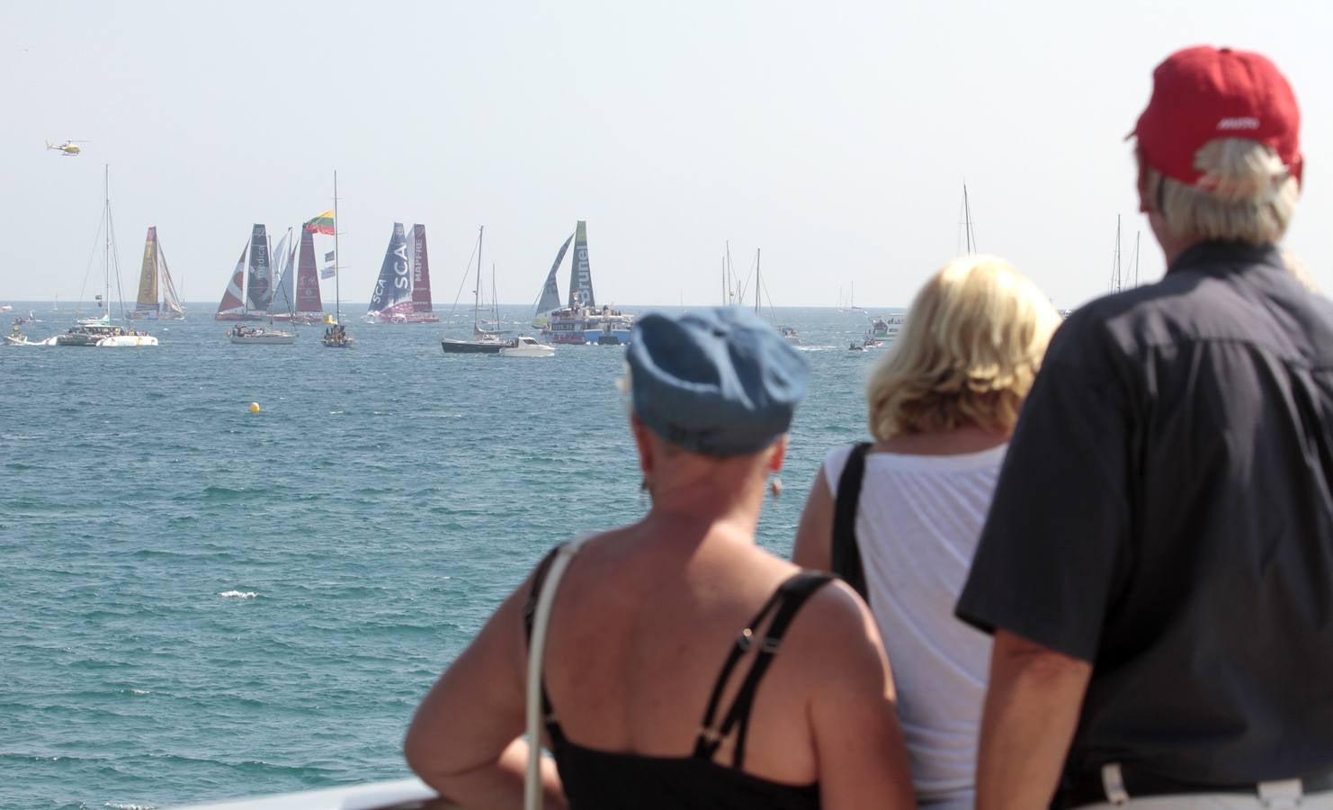 Vistosa regata costera y gran ambiente en Alicante para calentar la Volvo Ocean Race