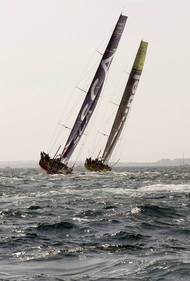 Vistosa regata costera y gran ambiente en Alicante para calentar la Volvo Ocean Race