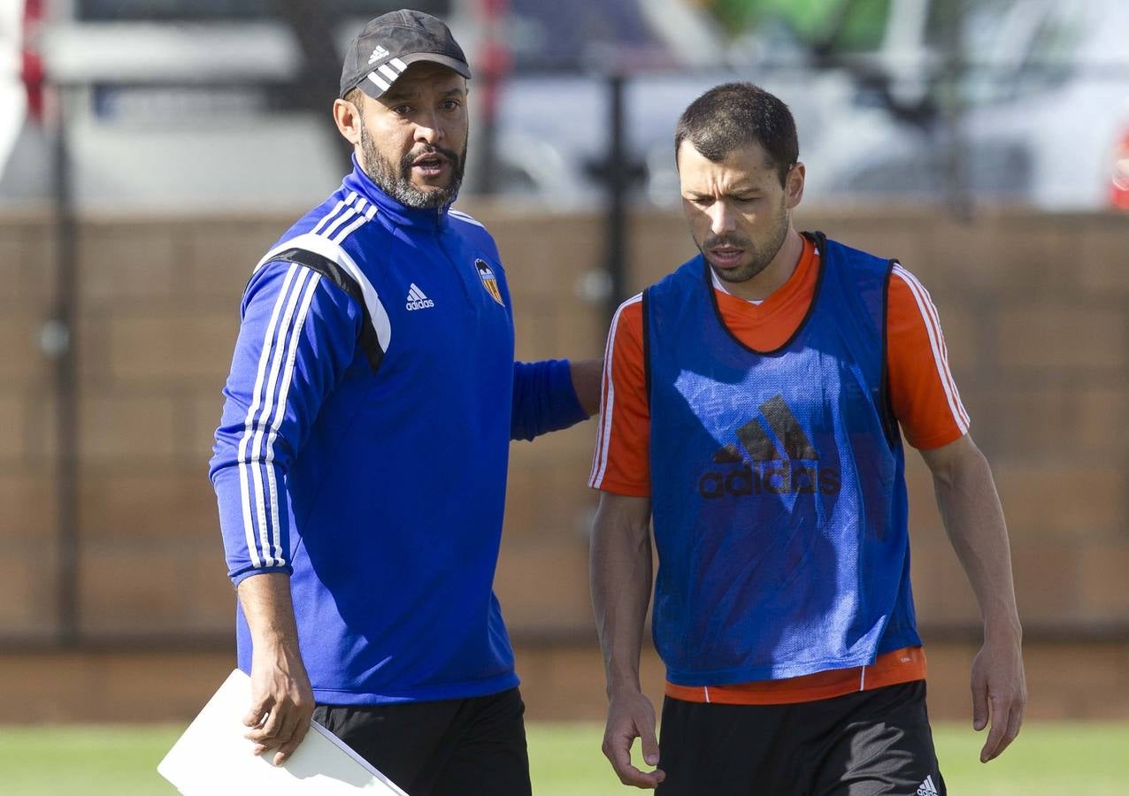 Nuno prueba a Alcácer, Rodrigo y Negredo juntos