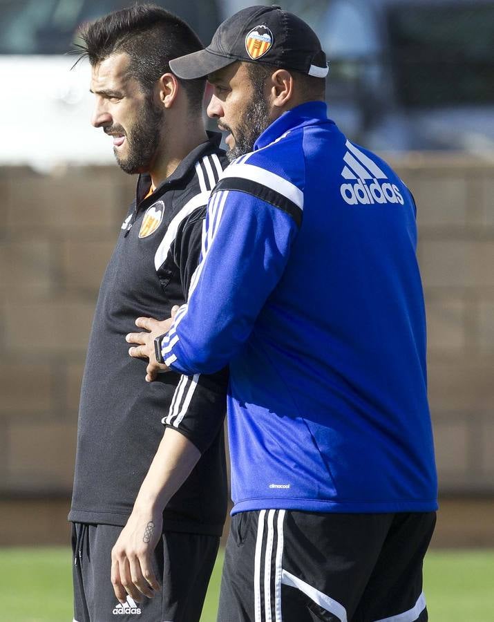 Nuno prueba a Alcácer, Rodrigo y Negredo juntos