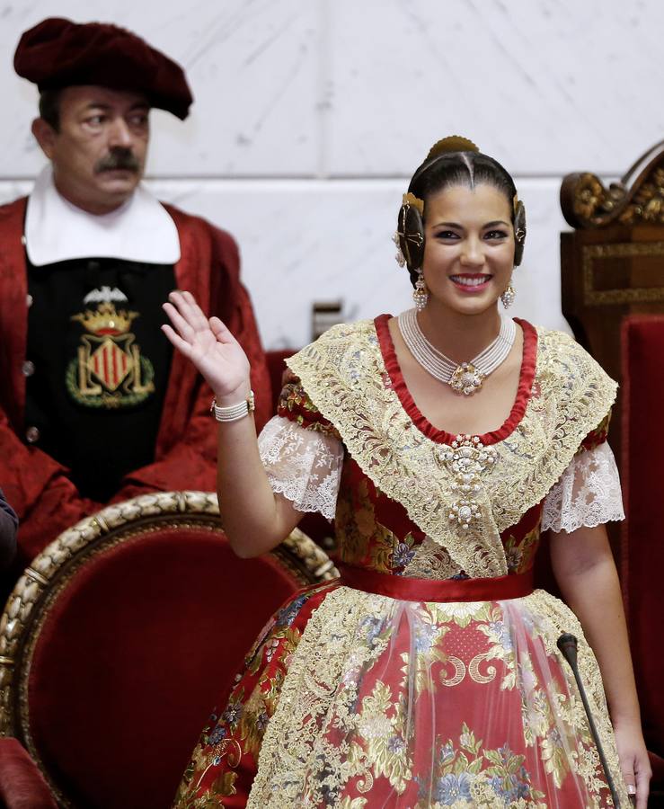 Proclamación de Estefanía López y María Donderis como falleras mayores de Valencia 2015