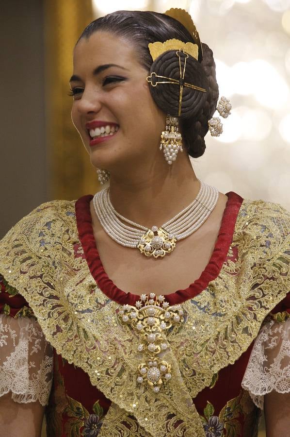 Proclamación de Estefanía López y María Donderis como falleras mayores de Valencia 2015