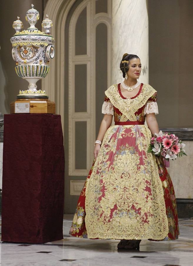 Proclamación de Estefanía López y María Donderis como falleras mayores de Valencia 2015