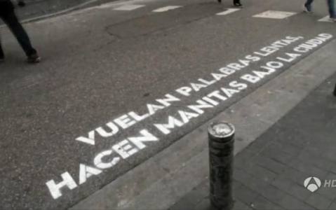 Pasos de cebra con mensaje