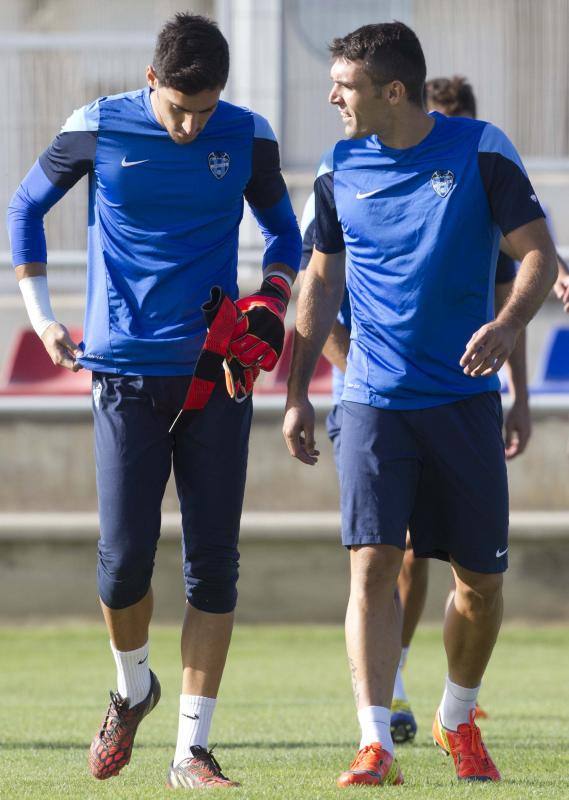 Primer entrenamiento del Levante con Lucas Alcaraz