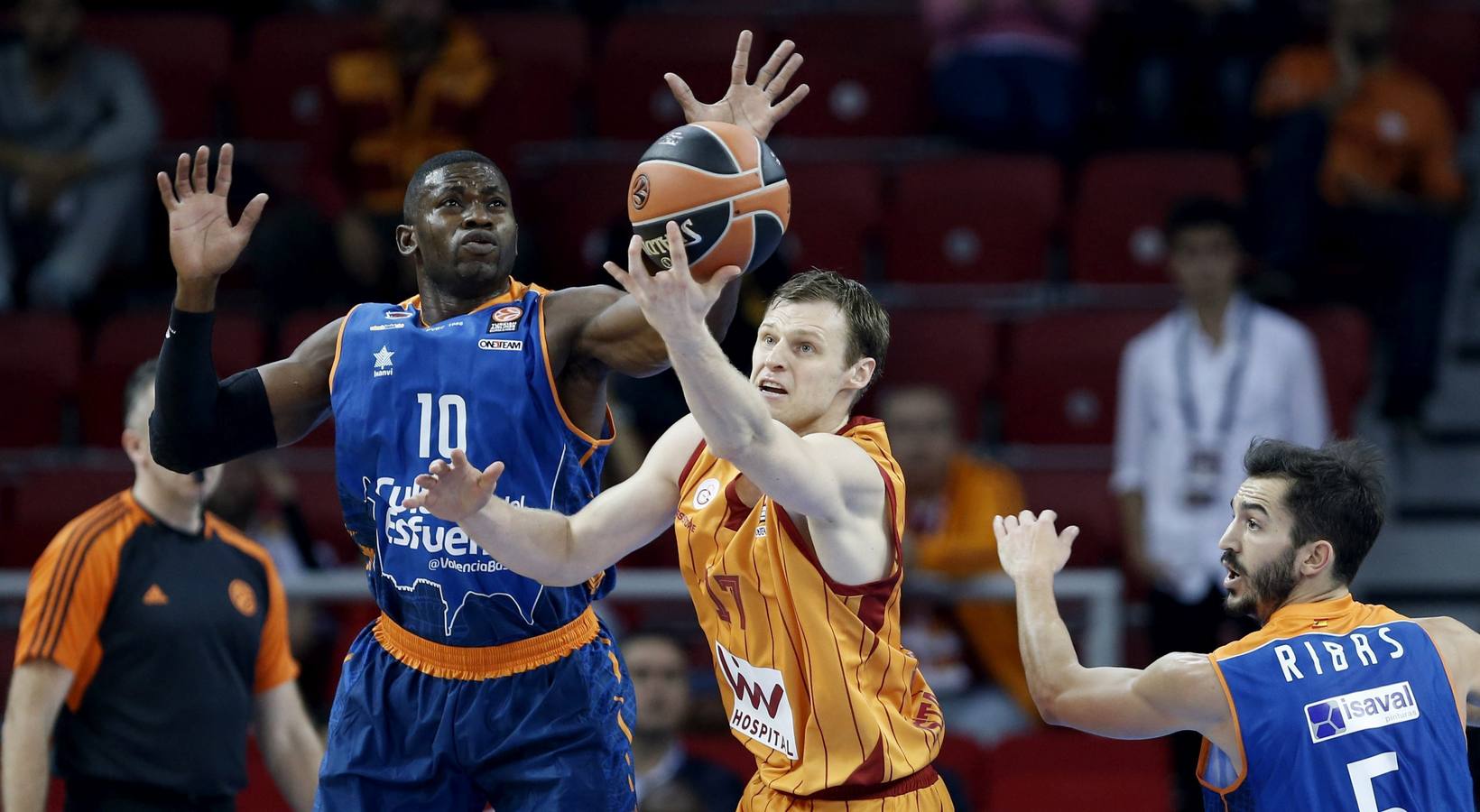 Partido entre el Galatasaray y el Valencia Basket