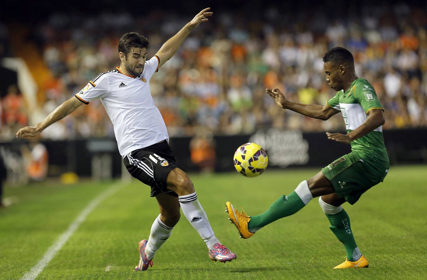 Las mejores fotos del Valencia-Elche y Lim en Mestalla