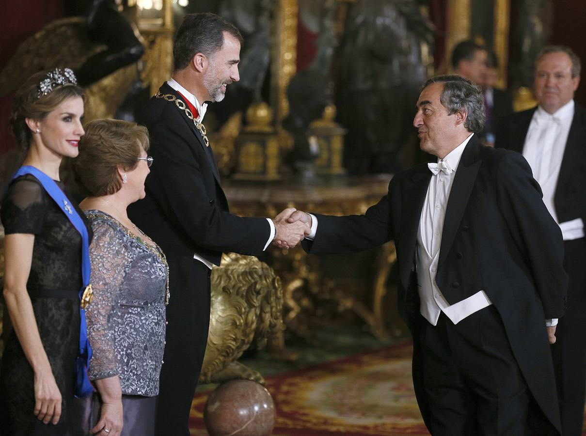 Los Reyes reciben a Bachelet en la primera visita de Estado con Felipe VI