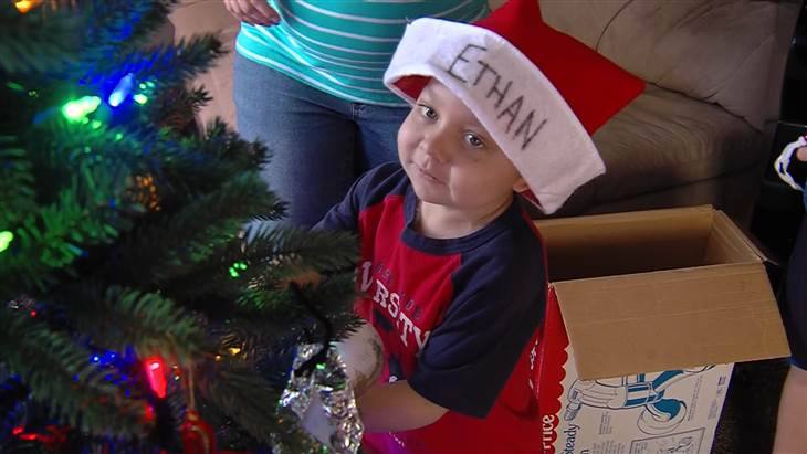 Navidad por adelantado para un niño con leucemia