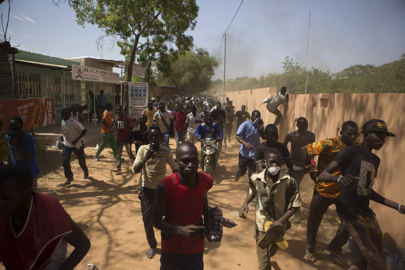 Protestas en Burkina Faso tras instaurarse un gobierno de transición