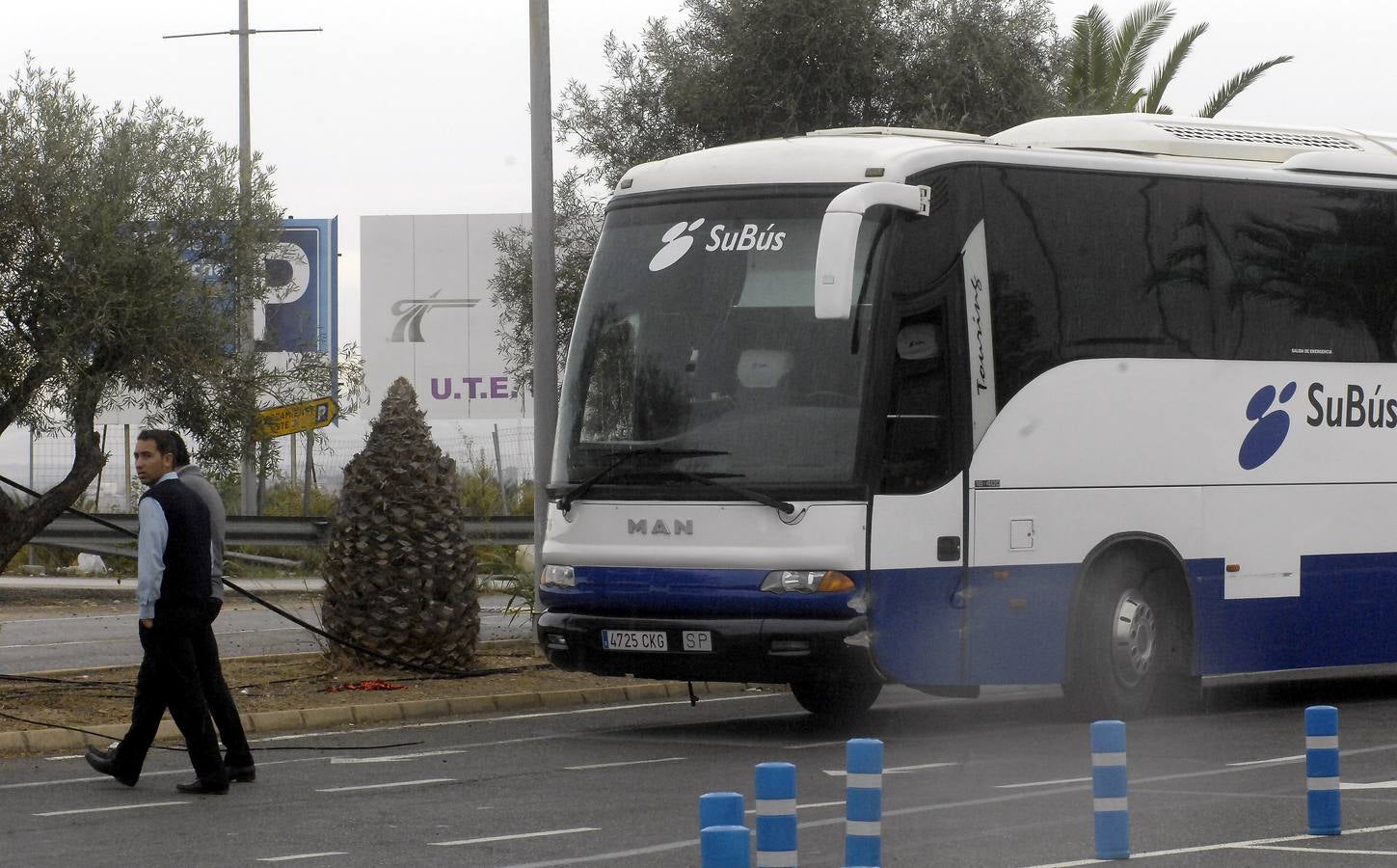 Choque entre un autocar y un trailer entre Elche y Alicante